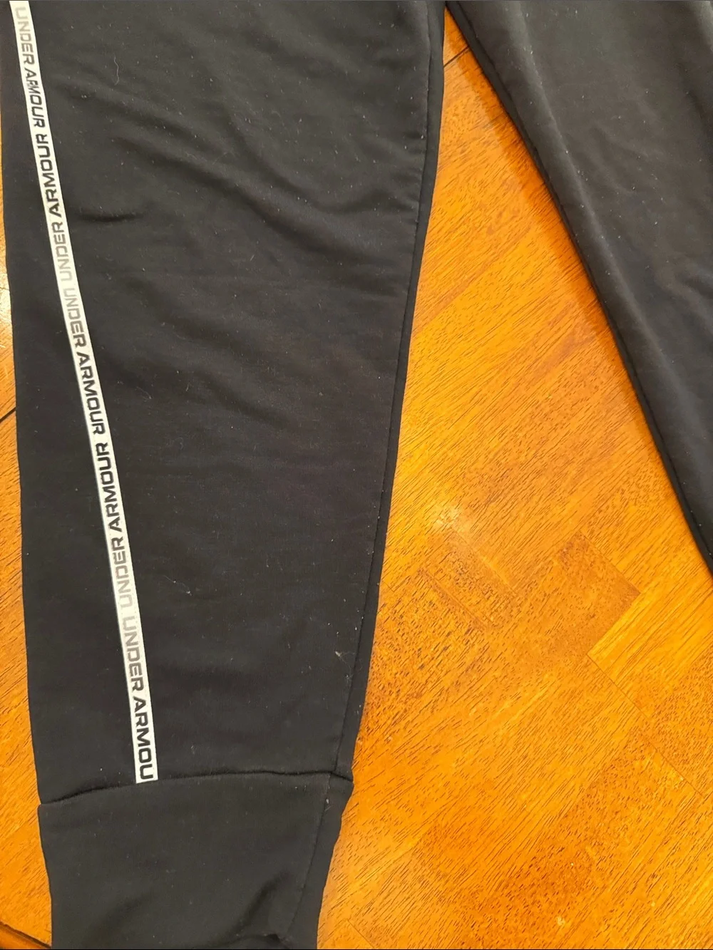 Under Armour Black Men Jogger Pants with Side Logo Tape Large